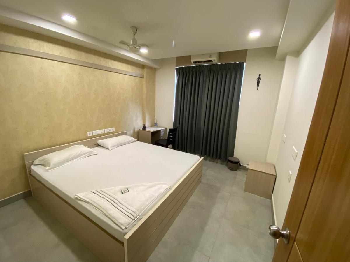 Karippals Inn Котаям Екстериор снимка